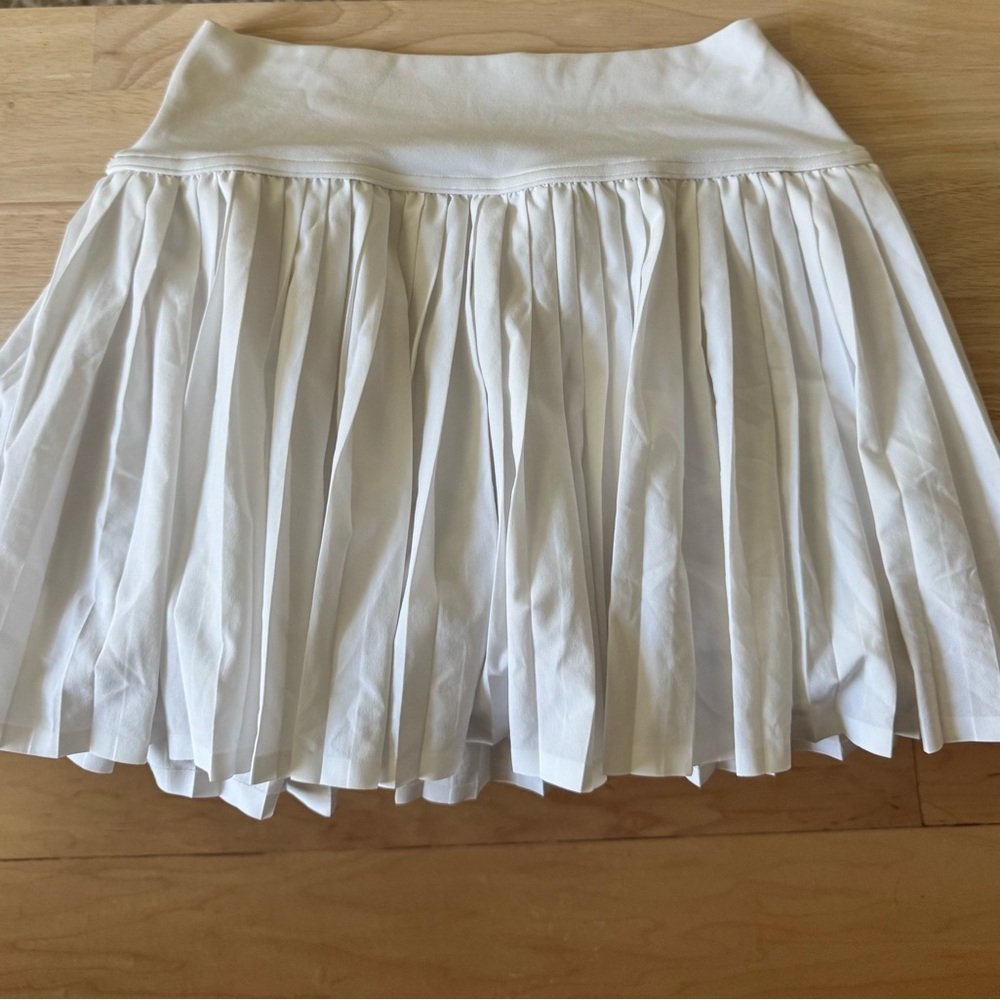 Offline by Aerie White Pleated Skirt Size Small